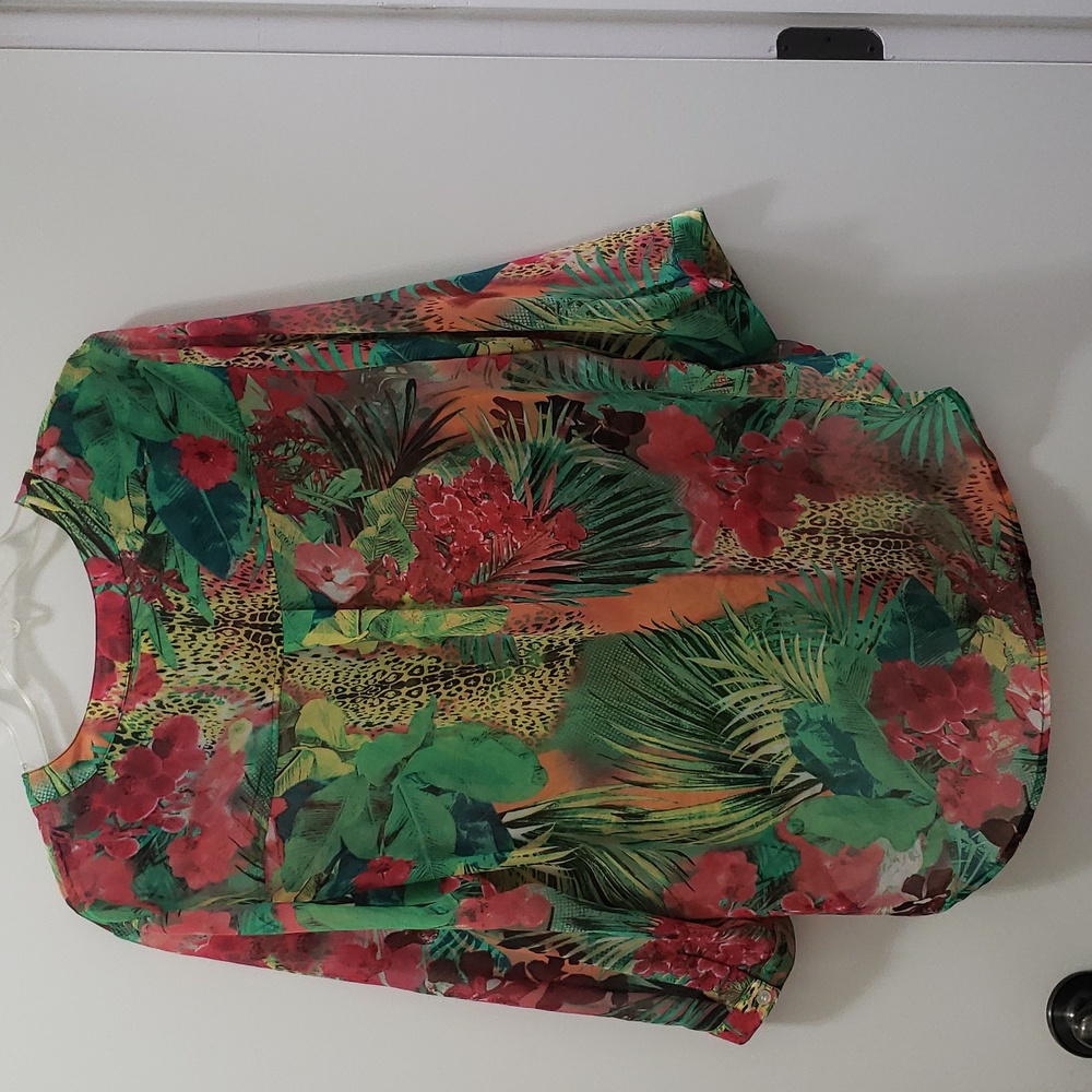Chico's 3/4 Sleeve Top Semi Sheer Floral Print with Front Tie Waist Detail - Picture 5 of 12